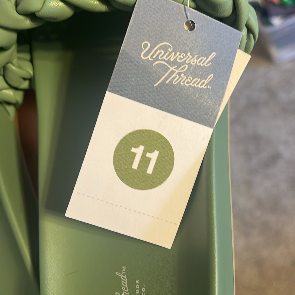 Universal Thread Sandals - Picture 2 of 5